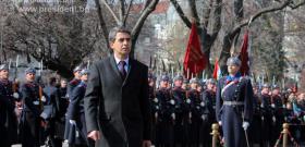 Президентът Росен Плевнелиев участва в тържествената церемония по издигането на националния флаг на Паметника на Незнайния воин по случай националния празник 3 март