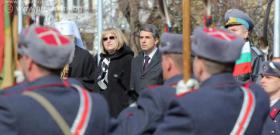 Президентът Росен Плевнелиев участва в тържествената церемония по издигането на националния флаг на Паметника на Незнайния воин по случай националния празник 3 март