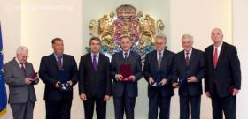 Президентът Росен Плевнелиев удостои шестима видни общественици с висши държавни отличия.