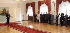 Президентът Росен Плевнелиев удостои шестима видни общественици с висши държавни отличия.
