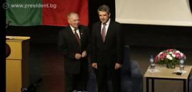 Президентът Росен Плевнелиев изнесе пред студентите от Американския университет в България лекция на тема „По-добро бъдеще: кой трябва да поеме инициативата?“
