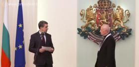 Президентът Росен Плевнелиев връчи орден „Мадарски конник“ I степен на апостолическия нунций в България монсеньор Януарюш Болонек.
