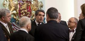 Президентът Росен Плевнелиев връчи висши държавни отличия на изявени дейци в областта на физическото възпитание и спорта.