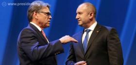 Разговор на президента Румен Радев с министъра на енергетиката на САЩ Рик Пери в рамките на срещата на върха на регионалната инициатива „Три морета“ в Любляна.