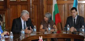 28 септември 2012 г. Вицепрезидентът Маргарита Попова се срещна с кмета на Пловдив и с неговия екип. 