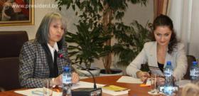 Вицепрезидентът Маргарита Попова и председателя на Комисията по помилването Ива Пушкарова отчетоха първата година от дейността на комисията