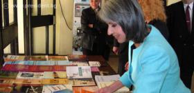 Вицепрезидентът Маргарита Попова беше удостоена днес с Почетния знак на Института за литература при Българската академия на науките.
