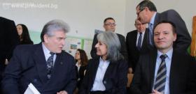 Вицепрезидентът беше гост на заключителния етап на състезанието „Народните будители и аз“, което се проведе в Профилираната гимназия с интензивно изучаване на румънски език „Михай Еминеску“ в столицата.