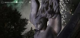 Президентът Росен Плевнелиев участва в тържествената заря-проверка в Пловдив по случай 129-годишнината от Съединението на Княжество България и Източна Румелия.