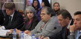 Вицепрезидентът Попова участва в кръгла маса 