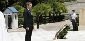Президент-Гърция-гроба на "Незнайния войн"