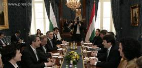 Президентът Росен Плевнелиев е на официално посещение в Унгария.