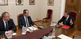 Президентът Росен Плевнелиев подписа указ, с който предлага на Народното събрание да избере Пламен Орешарски за министър-председател.