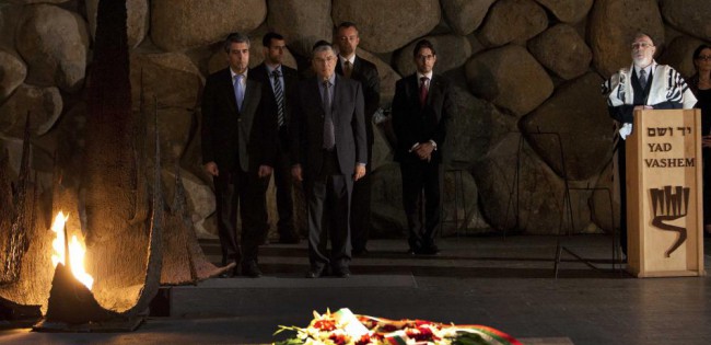 Президентът Росен Плевнелиев се поклони пред паметта на жертвите на Холокоста в мемориала “Яд Вашем” в Йерусалим.